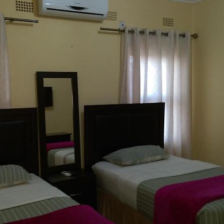 Cypress Executive Lodge Livingstone Bagian luar foto