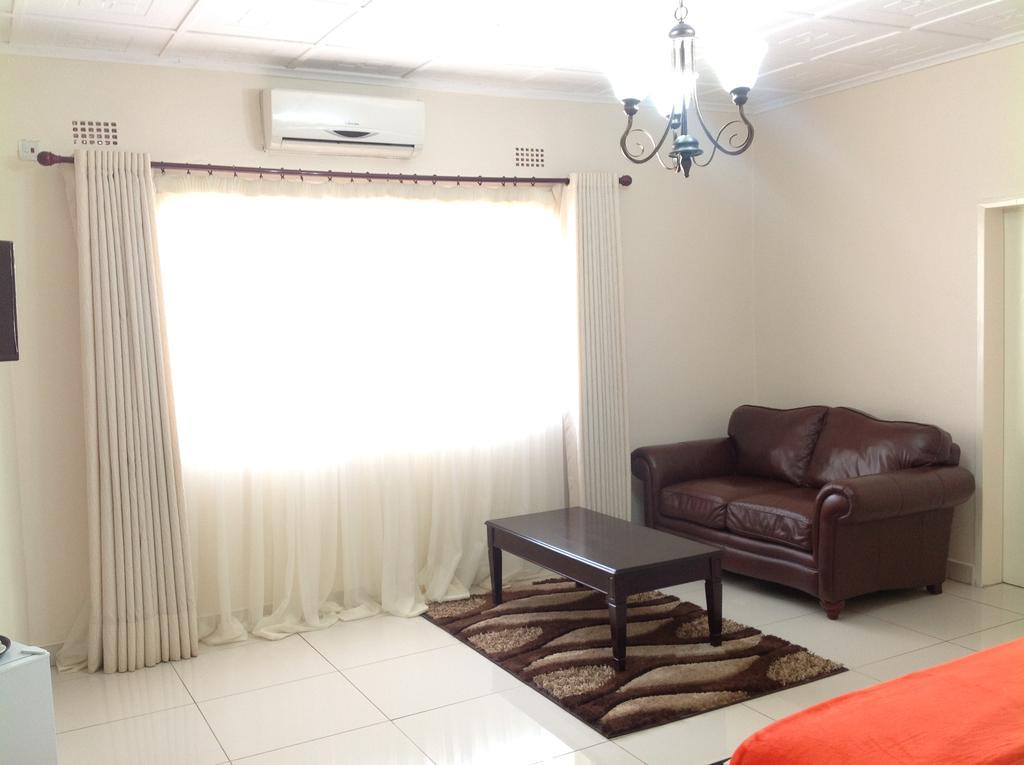 Cypress Executive Lodge Livingstone Ruang foto