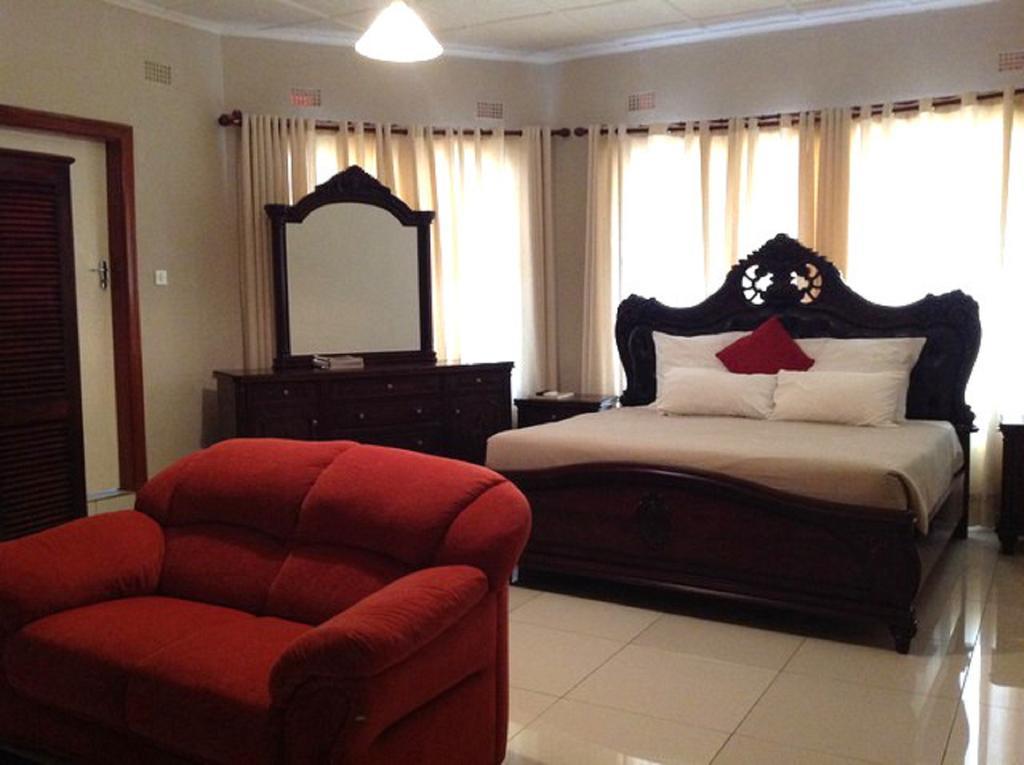 Cypress Executive Lodge Livingstone Bagian luar foto
