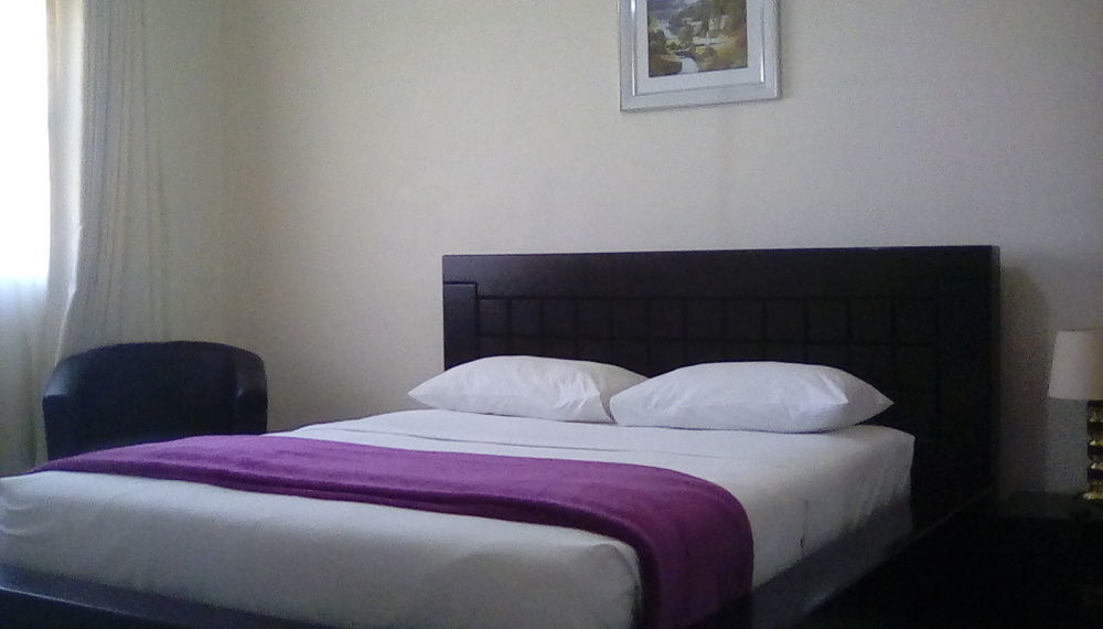 Cypress Executive Lodge Livingstone Bagian luar foto