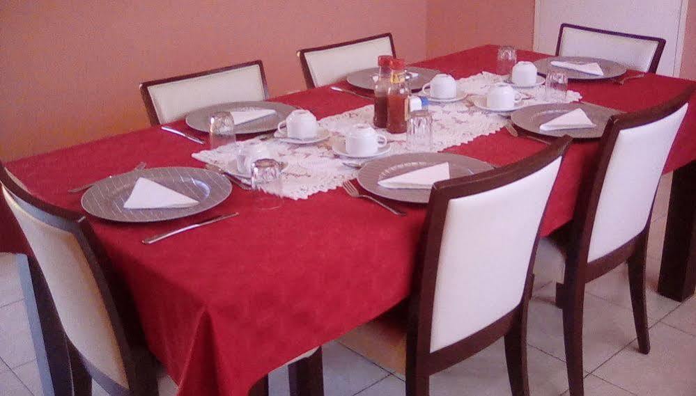 Cypress Executive Lodge Livingstone Bagian luar foto