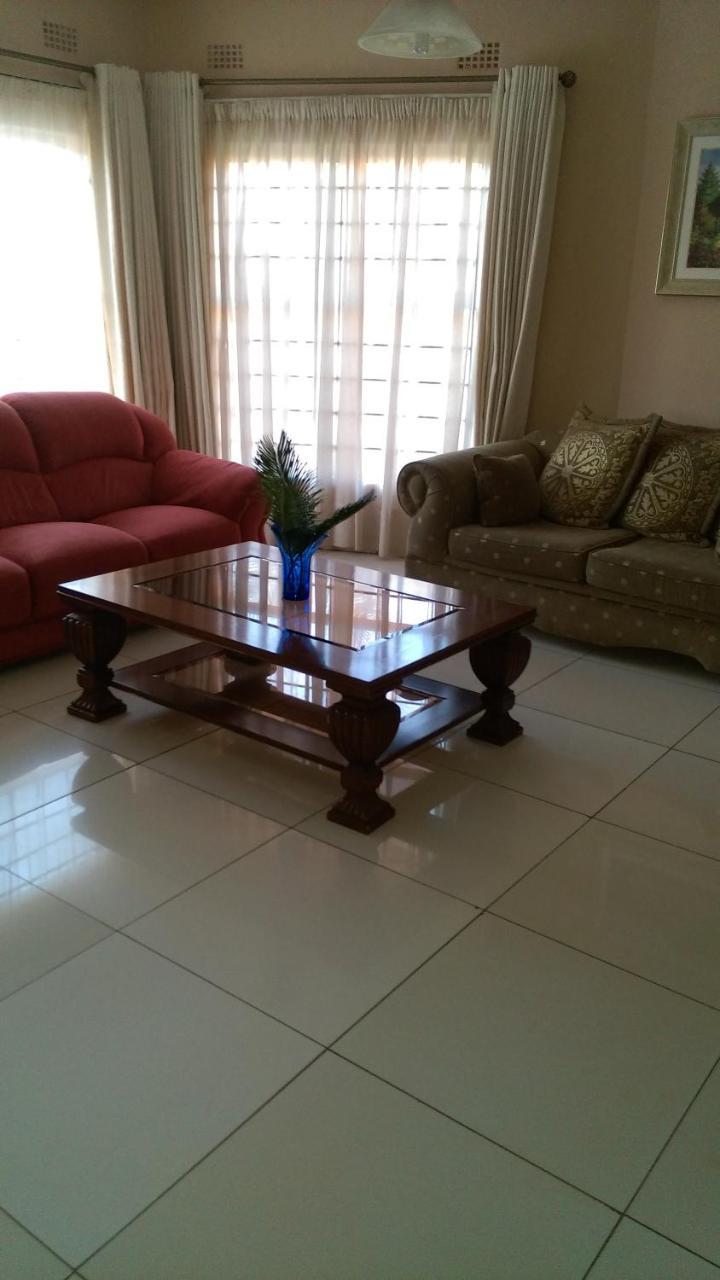 Cypress Executive Lodge Livingstone Bagian luar foto