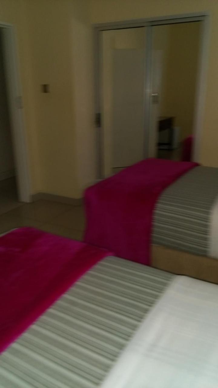 Cypress Executive Lodge Livingstone Bagian luar foto